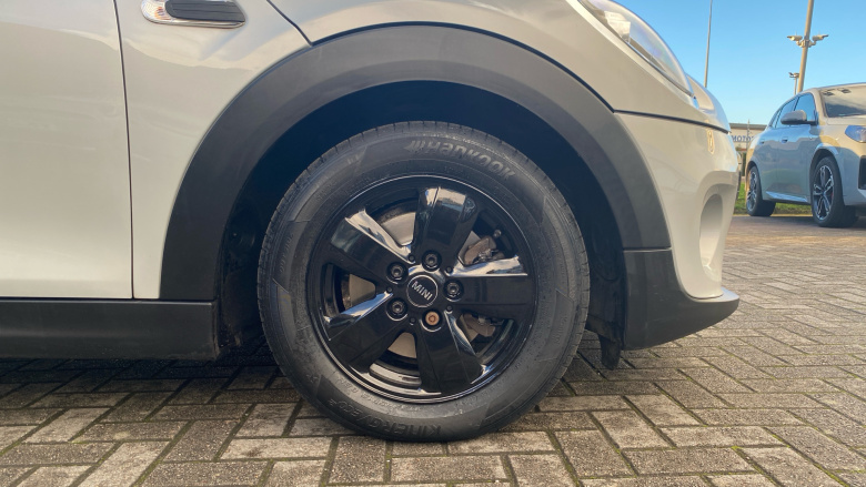 MINI Hatchback 1.5 Cooper Classic II 5dr Auto Petrol Hatchback